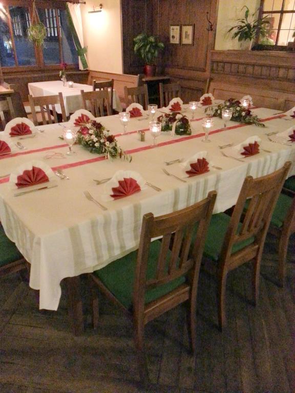 Altstadt- Und Businesshotel Pfaubraeu - Brauereigasthof - Fruehstuecksbuffet - Kostenfreie Radgarage - Hunde Willkommen Тростберг-ан-дер-Альц Экстерьер фото